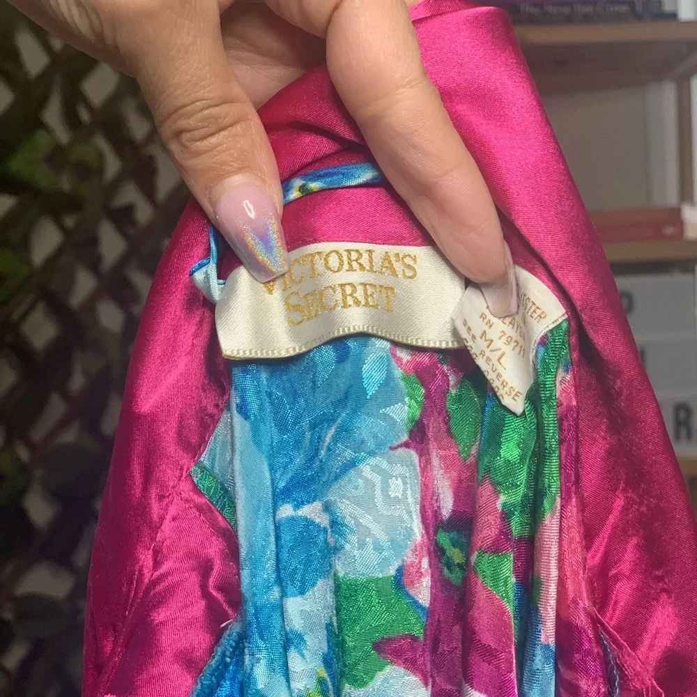 Gold Label Robe - Picture 2 of 6